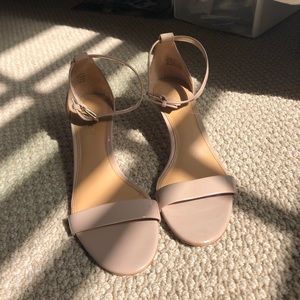 tan heels